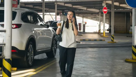 Parking strzeżony po kolizji w Krakowie – jak odebrać auto